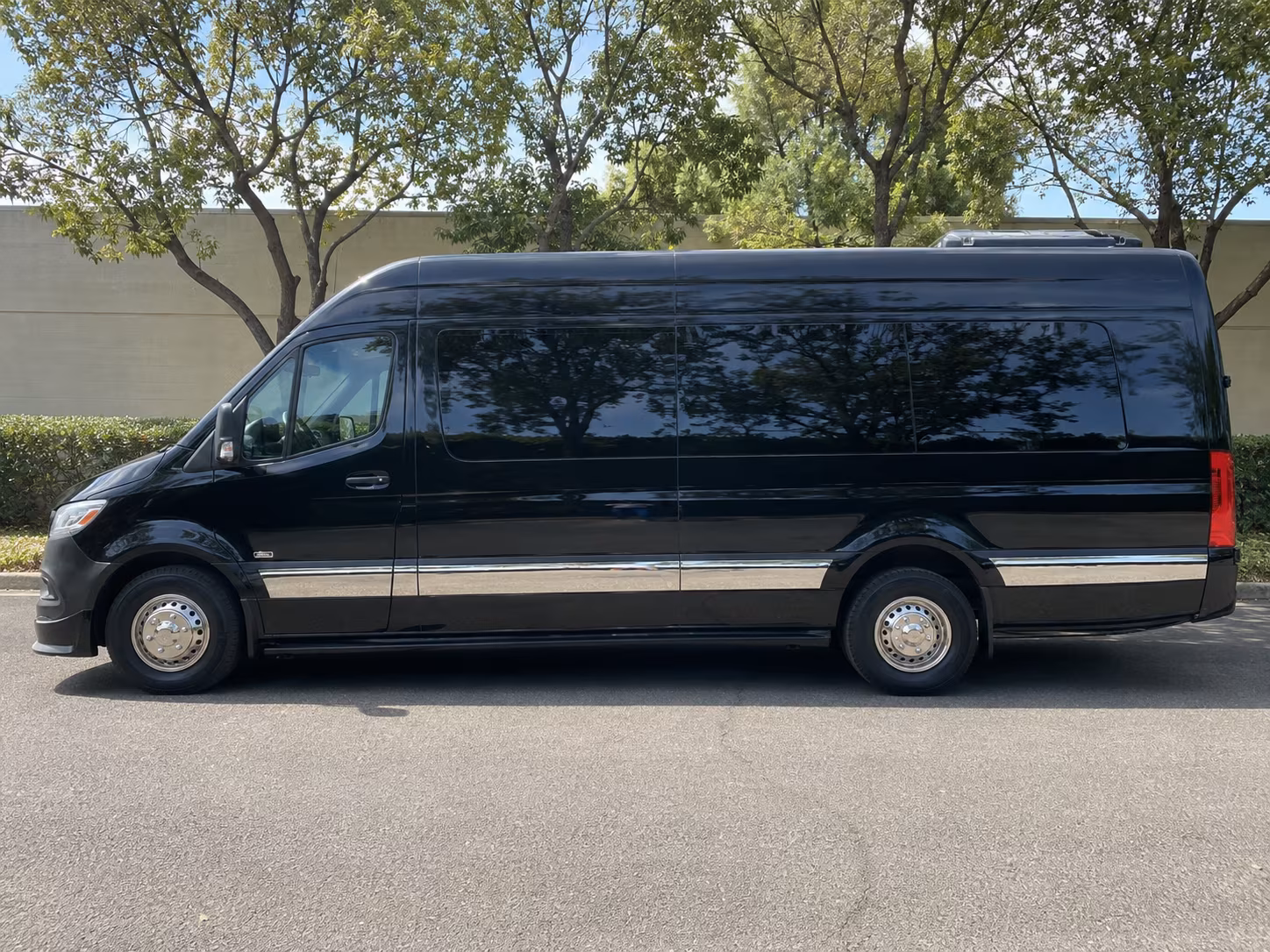 find and book transportation for your next airport transfer 2