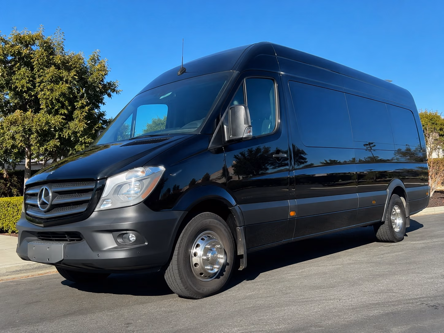 find and book transportation for your next bachelor or bachelorette party 4